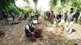 PT SEI melakukan aksi tanam 1000 bibit pohon di Taman Hayati, Cibiru Kota Bandung. Kegiatan tersebut memasuki tahun ke dua sebagai wujud menjaga kelestarian lingkunga. PJ/Mal