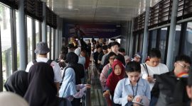 Tampak para penumpang KA saat moment Nataru 2026. PT KAI Daop 2 Bandung mencatat kesuksesan pelaksanaan angkutan NATARU 2026 dengan Zero Accident atau tanpa kecelakaan kereta api. PJ/Dok