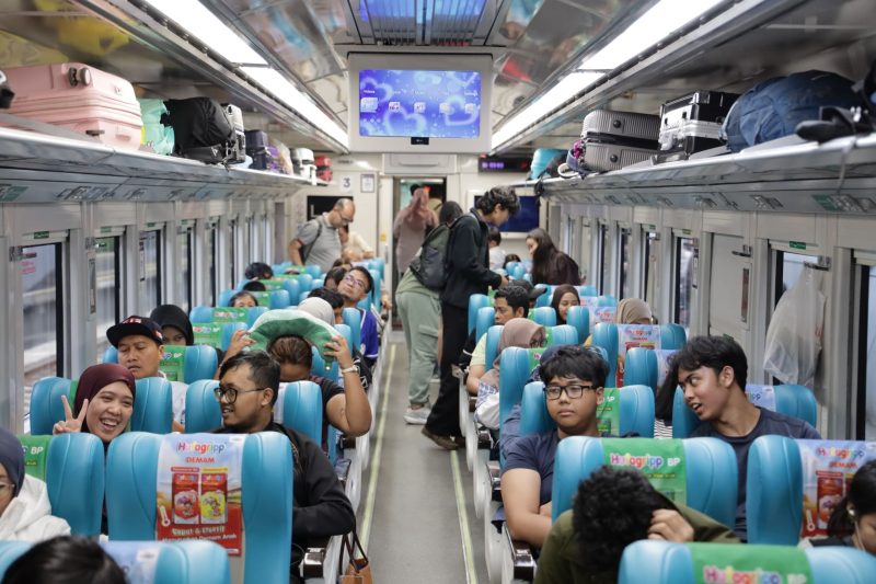 PT KAI Daop 2 Bandung menambah 2 kereta jarak jauh selama libur Isra' Mi'raj. PJ/Dok