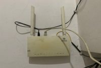 Dua faktor utama yang sangat mempengaruhi kualitas sinyal WiFi adalah jarak antara perangkat dengan router serta penghalang di antara keduanya. Foto web