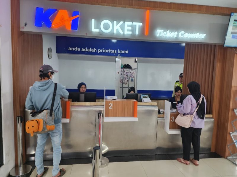 Pasca dampak genangan air di Jakarta dan Semarang, PT KAI Daop 2 Bandung melakukan normalisasi perjalanan KA dan membatalkan 3 keberangkatan hari ini. PJ/Dok