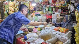 bjb Sambang Pasar kali ini dilaksanakan oleh Kantor Wilayah 2 bank bjb di Pasar Kebayoran Lama, Jakarta Selatan.