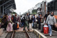 Para penumpang yang melakukan perjalanan melalui kereta api di Daop 2 Bandung. PJ/Dok