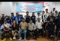 Yadi Sofyan berpose bersama atlet NPCI Kota Bandung, usai meraih medali di ajang Asean Para Games XIII di Bangkok, Thailand. PJ/Joel