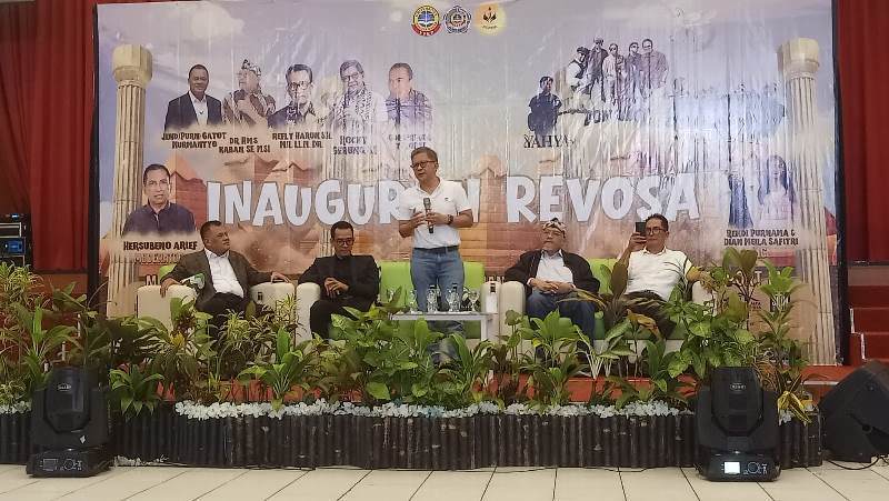 Pengamat Politik Rocky Gerung saat kuliah umum di USB YPKP. PJ/Dok