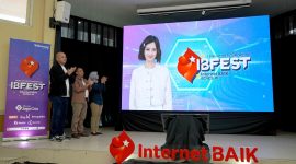 Internet BAIK Festival (IBFEST) Season 10_1: Telkomsel kembali menghadirkan Internet BAIK Festival (IBFEST) Series 10 bertema “Level Up The Future with AI” di 4 kota. SMK Negeri 1 Cimahi terpilih menjadi sekolah pertama diadakannya IBFEST Series 10. PJ/Dok