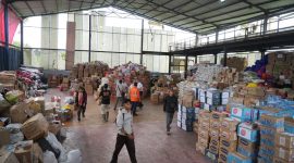 KAI Quick Resnponse menyalurkan bantuan bagi masyarakat korban longsor Cisarua KBB. PJ/Dok