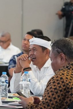 KDM Minta BUMN Selesaikan Kewajiban ke bjb Rp 37 Triliun
