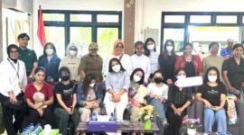 KDM bersama 12 korban TPPO di NTT asal Jabar. PJ/Dok