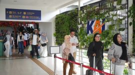 Tampak Pelanggan PT KAI saat tiba Stasiun Bandung. Tingginya permintaan tiket jelang lebaran, membuat penumpang KA memesan tiket lebih awal. PJ/Dok 