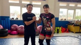 H. Yoko bersama salah satu atletnya. PJ/Joel