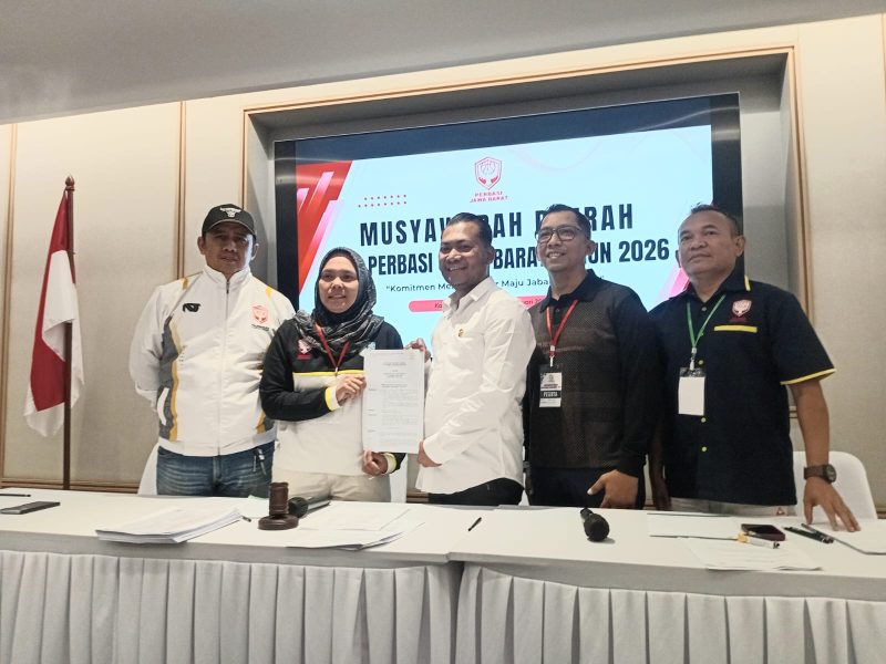 Epriyanto (tengah/kemeja putih) terpilih Ketua Umum PERBASI Jabar periode 2026-2030. PJ/Joel