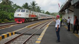 Daop 2 Bandung mencatat, rata-rata ketepatan waktu keberangkatan selama Januari 2026 mencapai 99,84 persen. Sedangkan kedatangan KA penumpang 99,10 persen. PJ/Dok
