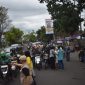 Pokja PWI Kota Bandung saat membagikan takjil. PJ/Dok