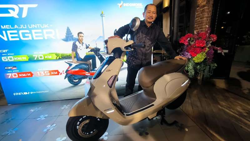 PT Indomobil Emotor Internasional (IEI) kembali meluncurkan motor listrik terbaru, QT di kota Bandung. PJ/Mal
