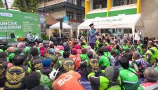 Ratusan ojol, anak jalanan dan pengamen mengikuti acara sosial yang digagas BAZNAS Jabar. PJ/Dok