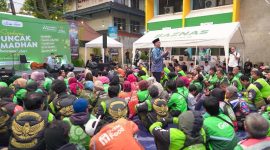 Ratusan ojol, anak jalanan dan pengamen mengikuti acara sosial yang digagas BAZNAS Jabar. PJ/Dok