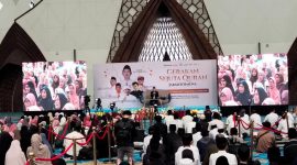 Ustadz Dennis Lim saat memberikan tausiah di acara Gerakan Sejuta Quran di Masjid Al Jabbar, Sabtu (7/3). PJ/Mal 