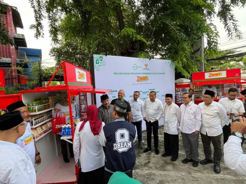 Alfa Group menyerahkan 7 unit ambulance kepada sejumlah BAZNAS di Indoneaia termasuk Jabar. PJ/Dok