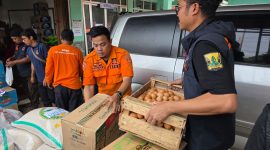 BRI BO Cibadak kembali menyalurkan bantuan TJSL kepada para korban bencana Tanah  bergeser di Bantargandung, Sukabumi. PJ/Dok