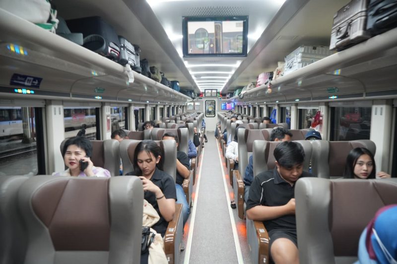 Tampak pelanggan memanfaatkan jasa KA di momen lebaran 2026. PJ/Dok