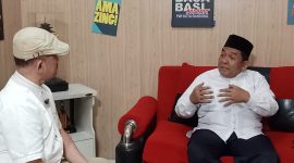 Akhmad Roziqin, M.Ag, saat menjadi narasumber dalam Basa Basi Podcast Pokja PWI Kota Bandung, membahas soal zakat. PJ/Dok
