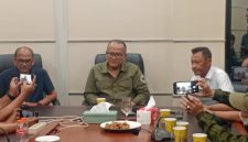 Prof Dr HM Budiana menjelaskan persiapan PORPROV 2026 saat buka puasa bersama awak media. PJ/Joel