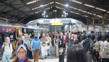 Tampak ribuan penumpang KA yang hendak berangkat ke berbagai tujuan dari Stasiun Bandung. PJ/Dok