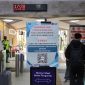 Pelanggan KA tampak melewati boarding di stasiun kereta api. PT KAI Daop 2 Bandung menghimbau penunoang datang lebih awal agar terhindar tertinggal kereta. PJ/Dok