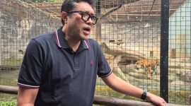 Ketua DPD PDI-Perjuangan Jawa-Barat Ono Surono merespon instruksi Megawati Soekarno Putri menggalang donasi untuk Bandung Zoo. PJ/Dok