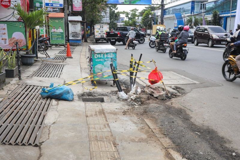 PT Bandung Infra Investama (BII), melakuian percepatan perapian bekas galian kabel sebagai tindak lanjut arahan Wali Kota Bandung. PJ/Dok