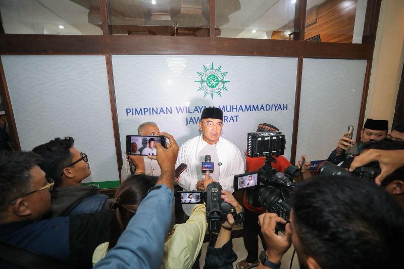 Wali Kota Bandung M Farhan memastikan pelaksanaan takbiran Muhammadiyah dan Nyepi berjalan khidmat. PJ/Dok 