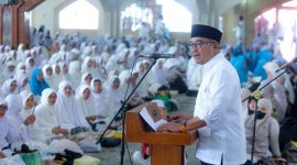 Farhan ingatkan para jamaah haji asal Bandung untuk fokus ibadah dan jaga kesehatan. PJ/Dok