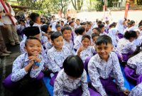 Tampak keceriaan di wajah para murid SDN 121 Caringin Holis saat Hari Pertama Sekolah. PJ/Dok
