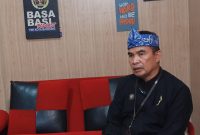 Kadisdukcapil Kota Bandung Tatang Muhtar saat menjadi narsum di Basa Basi Podcast Pokja PWI Kota Bandung, Kamis 2April 2026. PJ/Dok