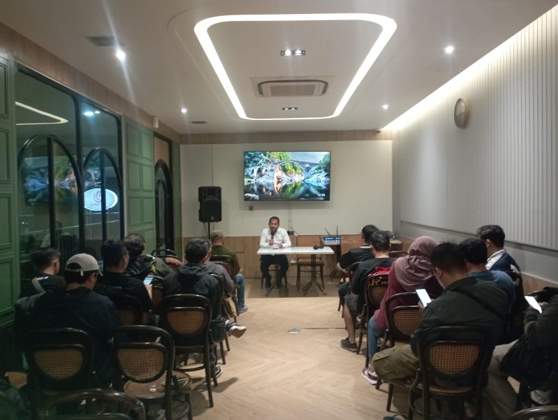 Dihadapan puluhan awak media, Epriyanto menyebut Musda pada 14 Februari lalu sah dan memenuhi aturan bahkan dihadiri perwakilan KONI Jabar dan DPP PERBASI. PJ/Joel