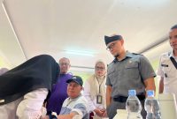 Kang Haji Edwin saat Monitoring Posyandu 6 SPM Merkuri dan Cek Kesehatan Gratis di Balai RW 04 Kelurahan Manjahlega, Rancasari, Bandung, Rabu, 15 April 2026. Ariel/Humpro DPRD Kota Bandung