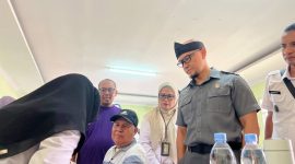 Kang Haji Edwin saat Monitoring Posyandu 6 SPM Merkuri dan Cek Kesehatan Gratis di Balai RW 04 Kelurahan Manjahlega, Rancasari, Bandung, Rabu, 15 April 2026. Ariel/Humpro DPRD Kota Bandung