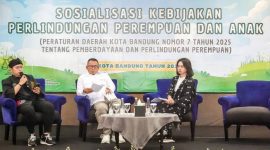 KET FOTO: Wakil Ketua I DPRD Kota Bandung, H. Toni Wijaya, S.E., S.H., menjadi narasumber dalam kegiatan Sosialisasi Kebijakan Perlindungan Perempuan dan Anak di Kota Bandung, di Hotel Papandayan, Kamis, 16 April 2026. Handoko/Humpro DPRD Kota Bandung.