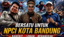 Cepi Gunawan (kiri), Hanu Resinurjati (tengah) dan Taufik Hidayat (kanan). PJ/Dok