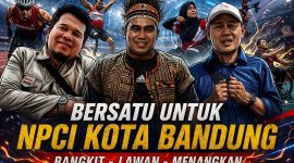 Cepi Gunawan (kiri), Hanu Resinurjati (tengah) dan Taufik Hidayat (kanan). PJ/Dok