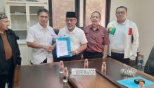 Salah satu Balon Ketua Umum Pengprov PSTI Jabar Asep Purwantoro yang diterima Persyaratannya  oleh Caretaker Lukman Husain ketika itu. PJ/Joel