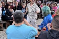 Asep saat mengisi suatu acara hiburan di Jerman. Foto Istimewa