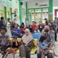 Sejumlah masyarakat tampak mengantri di salah satu faskes. Foto RRI