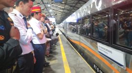 Dirut KAI beserta jajaran Daop 2 Bandung melepas KA Sangkuriang. PJ/Dok