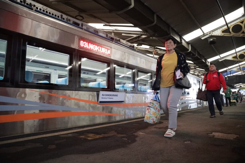 Selama seminggu sejak beroperasi, tercatat 6000 lebih pelanggan menggunakan layanan KA Sangkuriang. PJ/Dok
