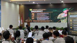 Irdam Mayjen TNI Nurul Yakin saat berbicara di DIKLATDA) Himpunan Pengusaha Muda Indonesia (HIPMI) Jabar di Aula Daan Mogot, Pusdikif Bandung, Sabtu 9 Mei 2026. PJ/Dok