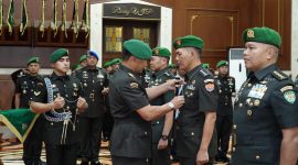 Pangdam III/Slw Mayjen TNI Kosasih saat memimpin Serah Terima Jabatan (Sertijab) pejabat jajaran Kodam alih komando dan pengendalian (Kodal) Yonif 315/Garuda, serta likuidasi satuan Babinminvetcaddam III/Siliwangi, Sabtu (10/5/2026). PJ/Dok