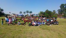 Peserta Festival Forsgi Jabar berose bersama sebelum pertandingan. PJ/Joel