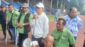 Ketua NPCI Kota Bandung Yadi Sofyan (topi putih) mengharamkan atlet non disabilitas ikut di ajang Peparda Jabar 2026. PJ/Joel